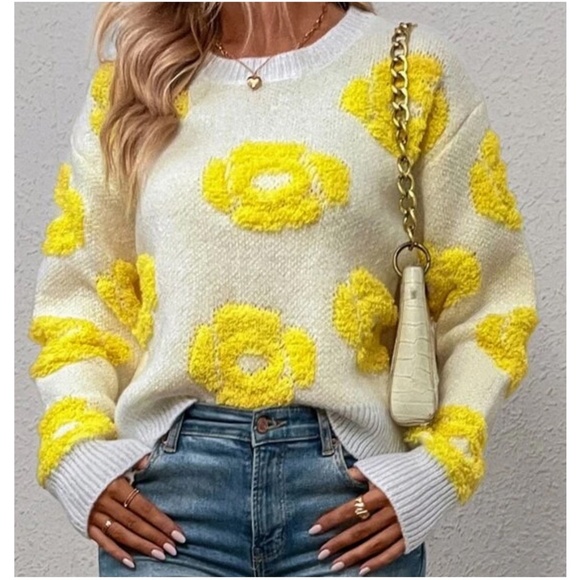 09 Cozy Floral Fuzzy Loose Fit Sweater Top - Picture 3 of 8